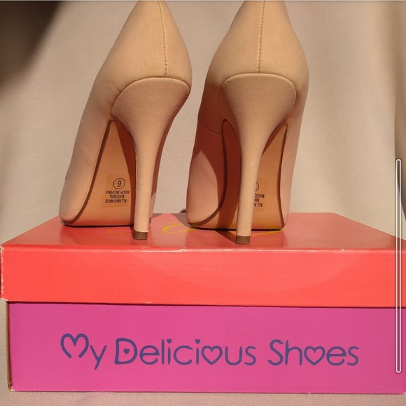 Classic Pointy Heels - Picture 4 of 5